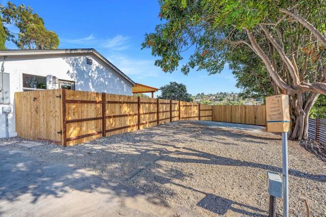 10183 Madrid Way, Spring Valley CA: https://media.crmls.org/mediaz/36d49bdf-2273-4b6c-9534-e0f8cf24e510.jpg