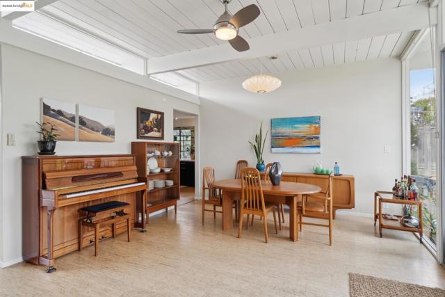 5345 Crown Ct, Castro Valley CA: https://media.crmls.org/mediaz/36d4e784-37dd-4dcd-b876-c2d7f0336913.jpg