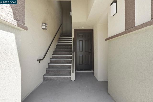 Image 3 of 35 For 2575 Edgewater Drive