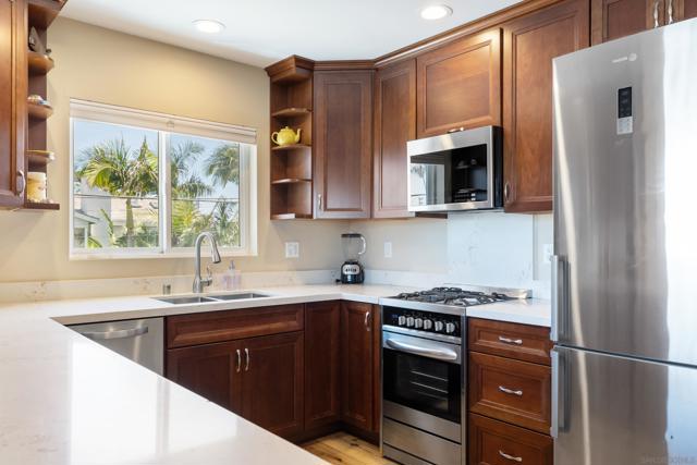 839 Reed Avenue, Pacific Beach (San Diego) CA: https://media.crmls.org/mediaz/36d52efc-0ab3-48e7-84b8-baf0f4516e11.jpg