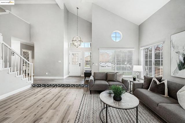 2127 Prestwick Dr, Discovery Bay CA: https://media.crmls.org/mediaz/36d582bf-be49-4c89-8d4a-f8e6aef4dce4.jpg