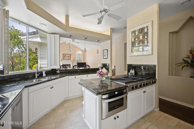 1662 E Janss Road, Thousand Oaks CA: https://media.crmls.org/mediaz/36d65d06-c399-4d24-ad82-8a20b0f8a0f6.jpg