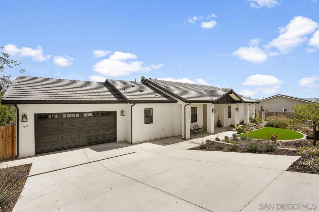 1672 Citrus Hills Ln