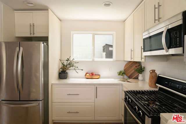 12366 Laurel Terrace Drive, Studio City CA: https://media.crmls.org/mediaz/36d72433-6ad6-47cc-ae3f-232494757070.jpg