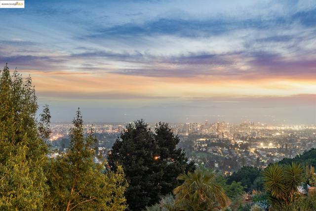 530 Gravatt Dr, Berkeley CA: https://media.crmls.org/mediaz/36d75c53-0568-44dc-a97a-f72840879568.jpg
