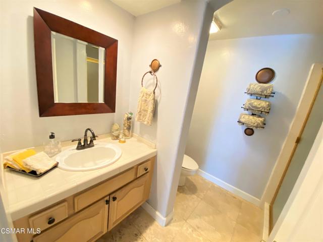 1061 Shoal Creek Court, Simi Valley CA: https://media.crmls.org/mediaz/36d7bda0-d5ed-428d-87ff-9802b1b74a53.jpg