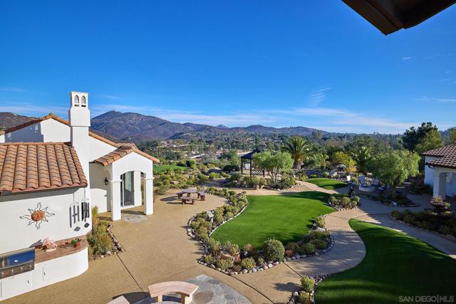 17010 Butterfield Trl, Poway CA: https://media.crmls.org/mediaz/36d814ef-1f3c-40fd-b8f3-830f359db8fd.jpg