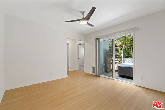 631 Pier Avenue, Santa Monica CA: https://media.crmls.org/mediaz/36d81870-cb79-4476-afe7-73d51af6d1a7.jpg