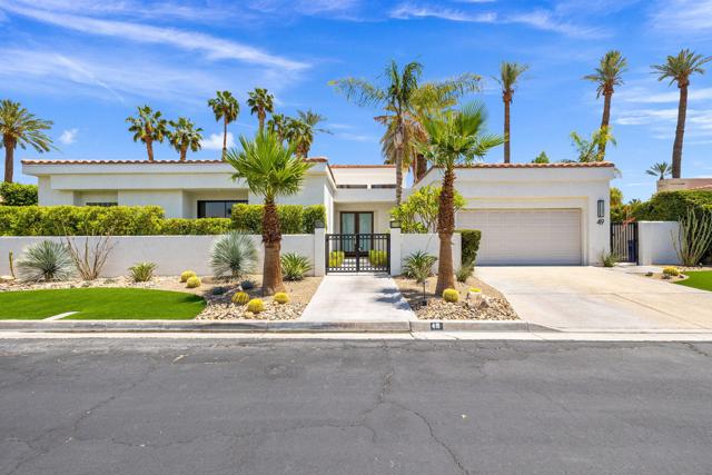 49 Mission Palms E Drive, Rancho Mirage CA: https://media.crmls.org/mediaz/36d83366-3a91-4a87-9acc-685e04fa9f19.jpg
