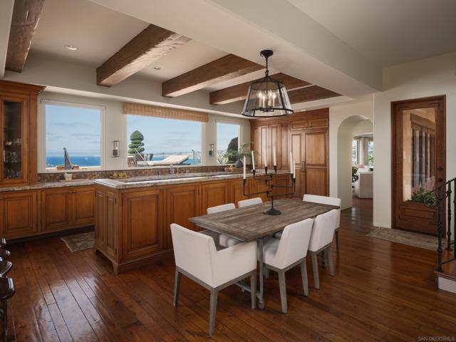 7757 Whitefield Pl, La Jolla CA: https://media.crmls.org/mediaz/36d83ad2-1653-4af7-a280-e60f8a456c26.jpg