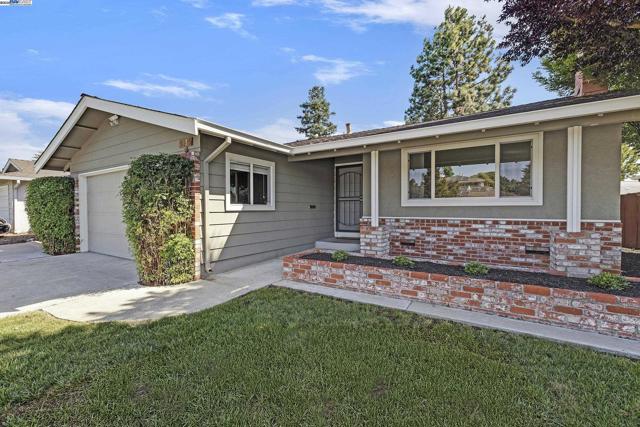 5135 Charlotte Way, Livermore CA: https://media.crmls.org/mediaz/36d9136a-4c74-4dd8-886d-5672caa9f342.jpg