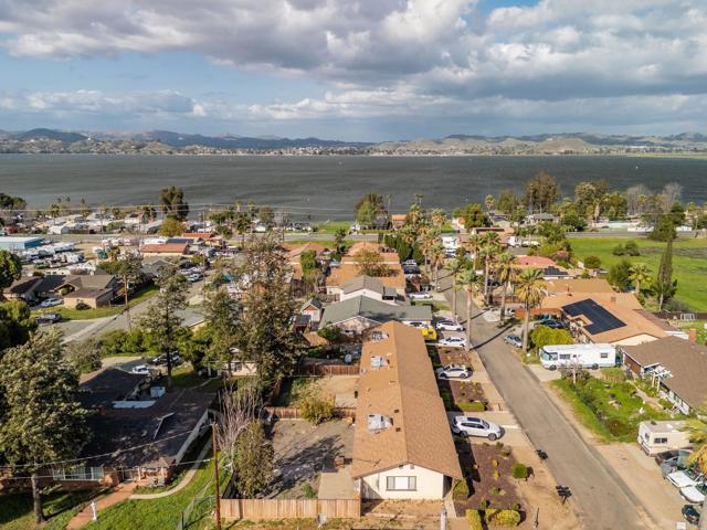 33115 Evergreen St, Lake Elsinore CA: https://media.crmls.org/mediaz/36d937c7-d490-4226-88f6-0e04769b80e2.jpg