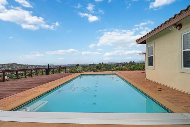 2387 Country Heights Rd., Escondido CA: https://media.crmls.org/mediaz/36d98f0d-3992-4fb7-8194-3cf300c3de5f.jpg