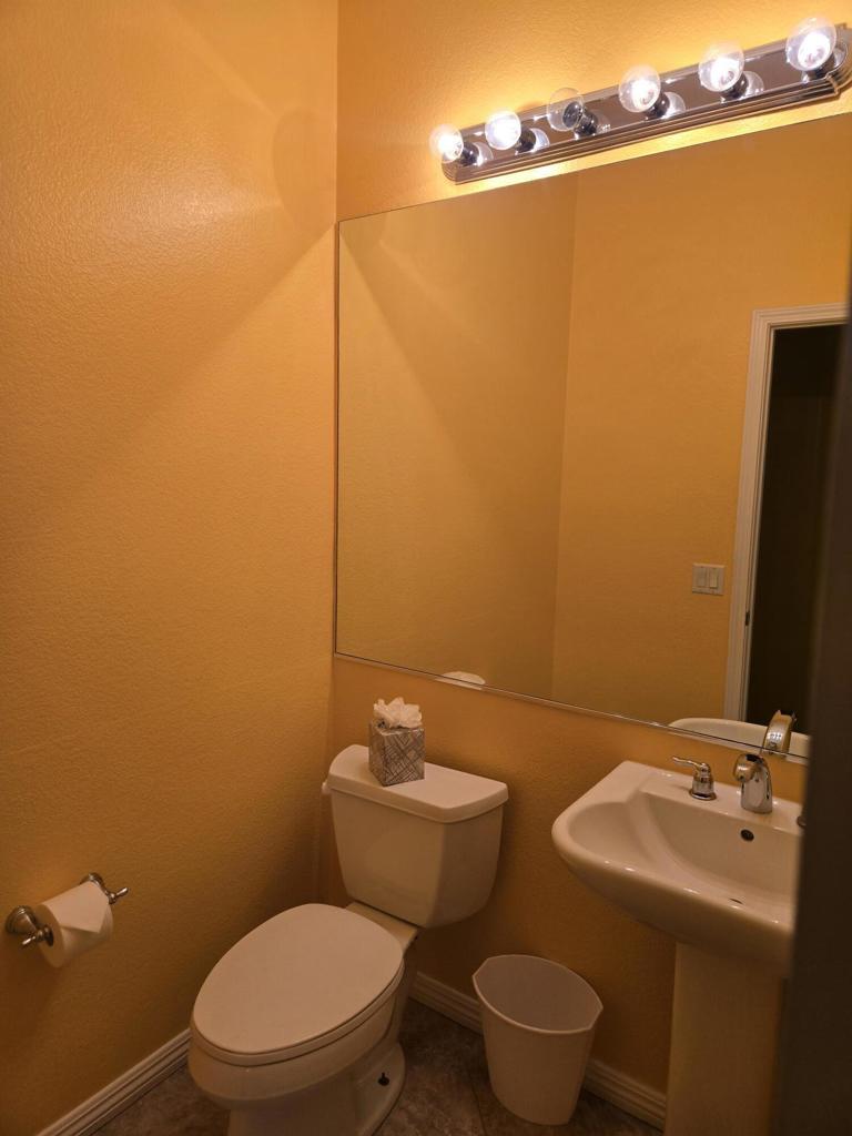 https://media.crmls.org/mediaz/36d9f1d5-e635-4ab1-9139-22f0d593e77c.jpg?preset=X-Large