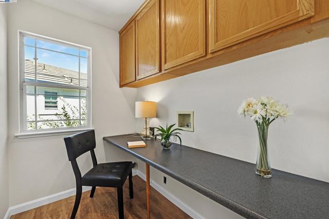 100 Arroyo Ct, Union City CA: https://media.crmls.org/mediaz/36d9f8dc-692c-496a-8477-db2dd15f9a1c.jpg