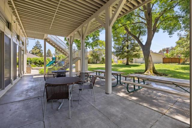 10892 Northfield Square, Cupertino CA: https://media.crmls.org/mediaz/36da4f91-8182-4a6a-99ea-8049f3a62f8c.jpg