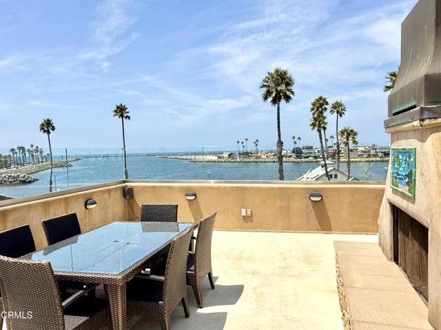 268 Sunset Drive, Oxnard CA: https://media.crmls.org/mediaz/36da538e-cd09-4bed-9e09-88c52cb1a045.jpg