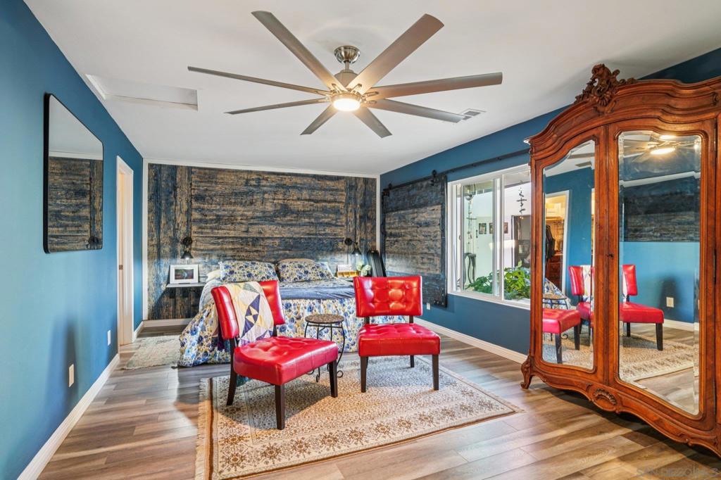 MLS #250043633SD image #11