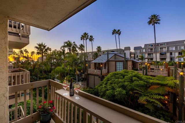 Detail Gallery Image 1 of 44 For 999 N Pacific St #C201,  Oceanside,  CA 92054 - 1 Beds | 1 Baths