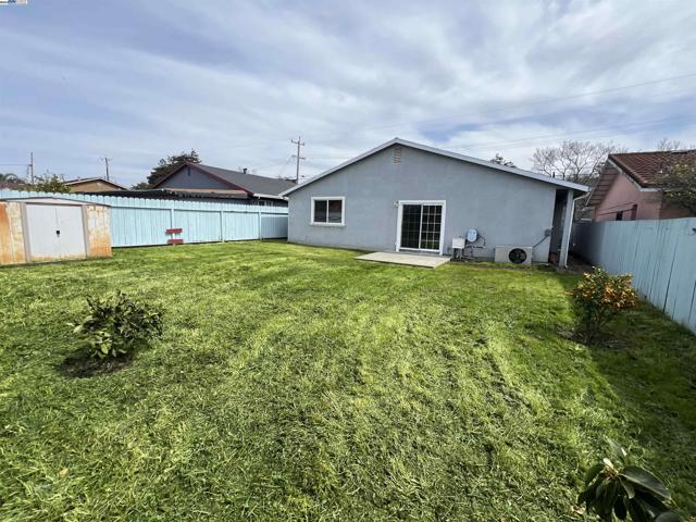 6223 Dairy Ave, Newark CA: https://media.crmls.org/mediaz/36db3c82-7df7-4316-912d-aafb6e0232ec.jpg