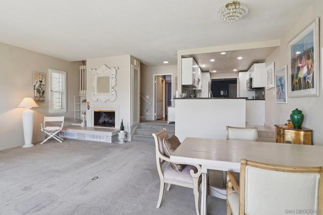 119 Spinnaker Ct, Del Mar CA: https://media.crmls.org/mediaz/36dbb734-6b46-4116-af79-e43ad6e9238e.jpg