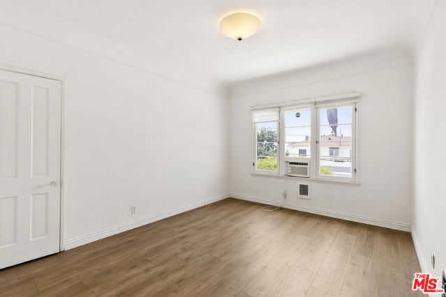 1235 S Orlando Avenue, Los Angeles CA: https://media.crmls.org/mediaz/36dc23a5-6d8c-4b57-aa16-591eb6924036.jpg
