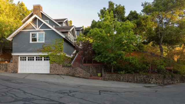 602 Vista Drive, Redwood City CA: https://media.crmls.org/mediaz/36dc49d4-970a-47d0-a28e-3dc3b099cf39.jpg