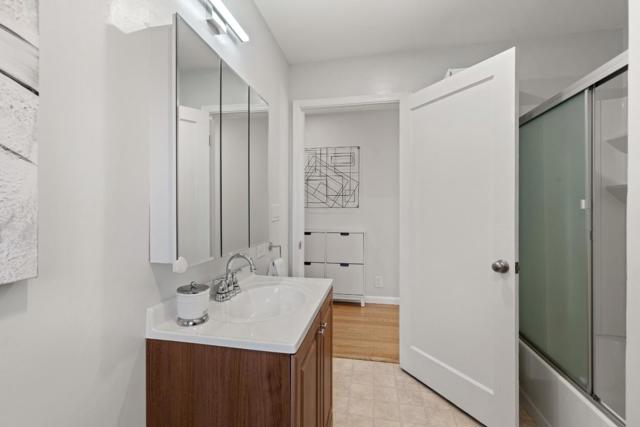 485 San Bruno Avenue, Brisbane CA: https://media.crmls.org/mediaz/36dc6480-5eb7-40d7-a23a-6ae3436f446d.jpg