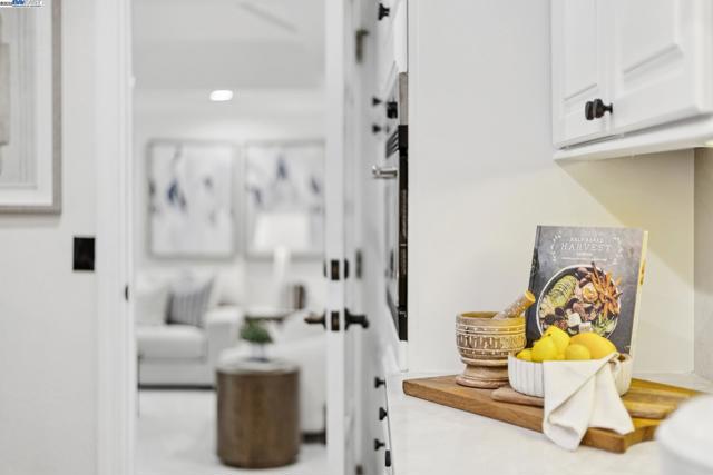 55 Cora Ct, Walnut Creek CA: https://media.crmls.org/mediaz/36dc7082-2d6b-4b10-9e2b-8e0cc2f935d9.jpg