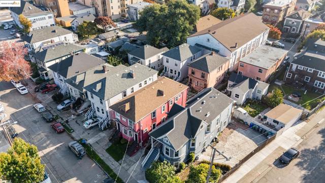 553 34Th St, Oakland CA: https://media.crmls.org/mediaz/36dc8dca-3517-410d-bf84-8c3b5acd3223.jpg