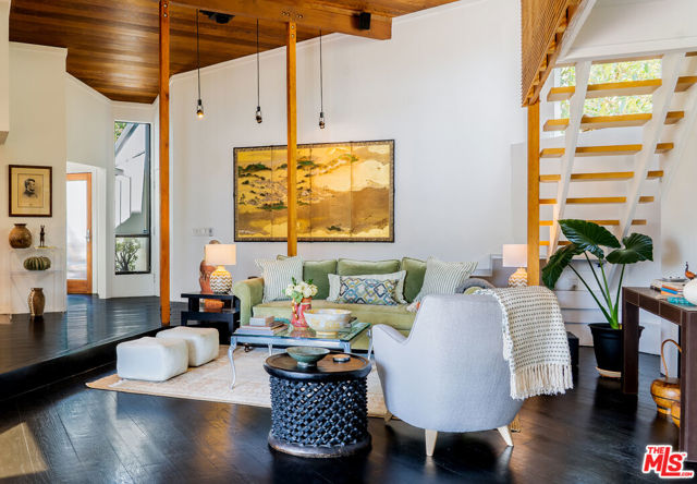 1 Colina Drive, Topanga CA: https://media.crmls.org/mediaz/36dcadf9-fc92-4258-8bed-9403b0523362.jpg