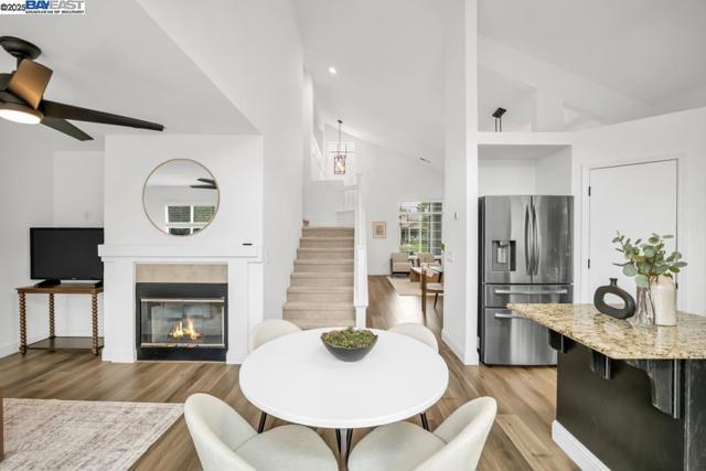 9193 Bungalow Way, Elk Grove CA: https://media.crmls.org/mediaz/36dcc2b3-3694-4d4d-a215-39fb76dd7f4b.jpg