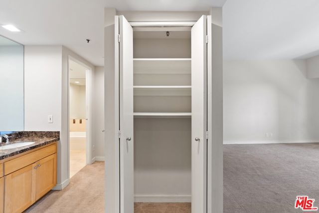 10445 Wilshire Boulevard, 406 photo 26