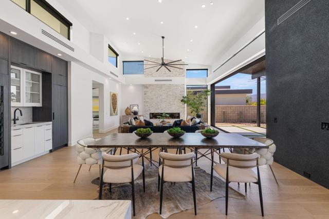 3 Siena Vista Court, Rancho Mirage CA: https://media.crmls.org/mediaz/36dd1c68-4a4e-4a14-97d6-09a89b16a718.jpg