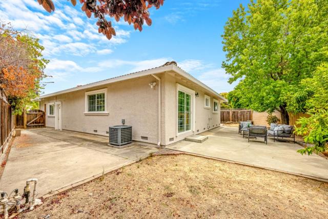 6084 Amador Place, Newark CA: https://media.crmls.org/mediaz/36dd6f6a-d3d9-4e73-9932-5096265f2c65.jpg