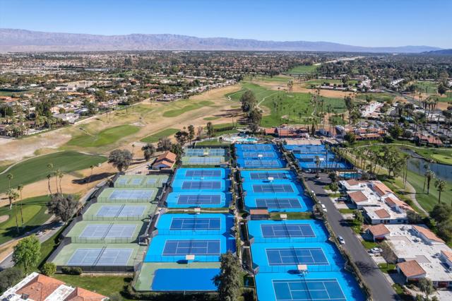 25 Juan Carlos Drive, Rancho Mirage CA: https://media.crmls.org/mediaz/36dd8329-1fe0-4f64-b543-38981247e350.jpg
