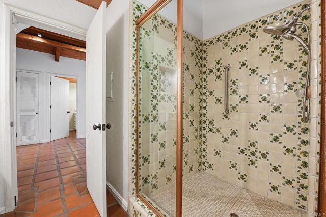 Image 26 of 75 For 3250 Venado Street