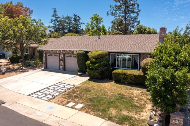 17541756 Plaza Court, Mountain View CA: https://media.crmls.org/mediaz/36de71d5-5f3a-466d-920b-124c7593f62b.jpg