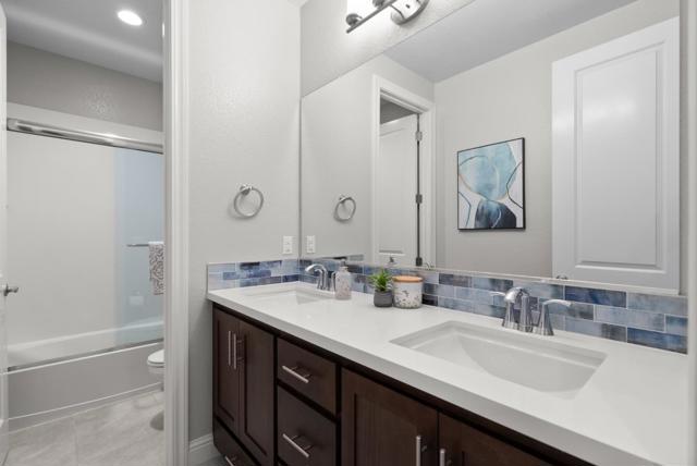 6573 Purple Crab Drive, Newark CA: https://media.crmls.org/mediaz/36deb02c-c513-4514-aeba-8a0be8775ffb.jpg