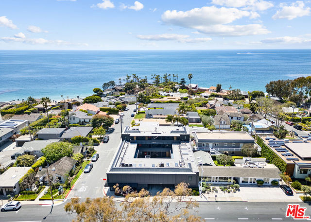 1105 N Coast Highway, Laguna Beach CA: https://media.crmls.org/mediaz/36def53d-4f2c-4f0d-99d1-6fdc3926bf75.jpg