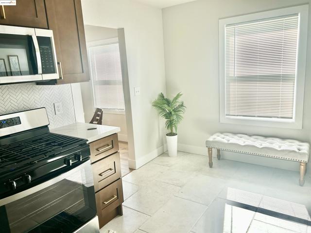 518 4th Street, Richmond CA: https://media.crmls.org/mediaz/36df711f-d744-41c7-874a-31b4b84f97fe.jpg