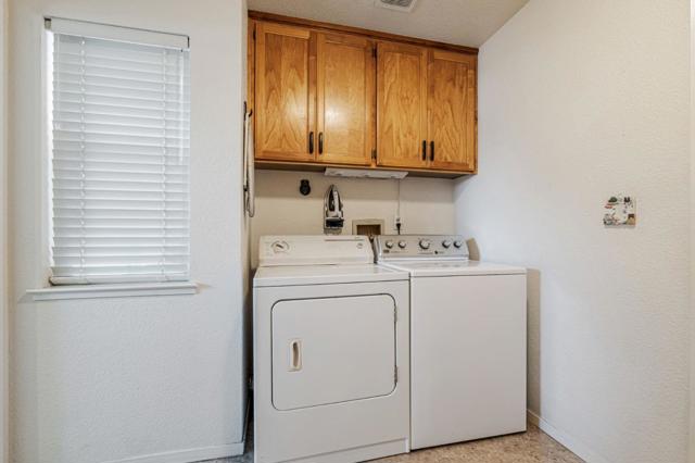 1519 Tamara Court, Escalon CA: https://media.crmls.org/mediaz/36df8fb3-c1eb-468e-856e-e7de393fcb82.jpg