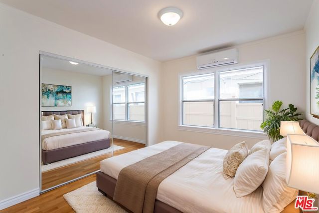 200 W Palmer Avenue, Glendale CA: https://media.crmls.org/mediaz/36dfbd11-4c5a-4d4e-87c2-ca72b3a194d7.jpg