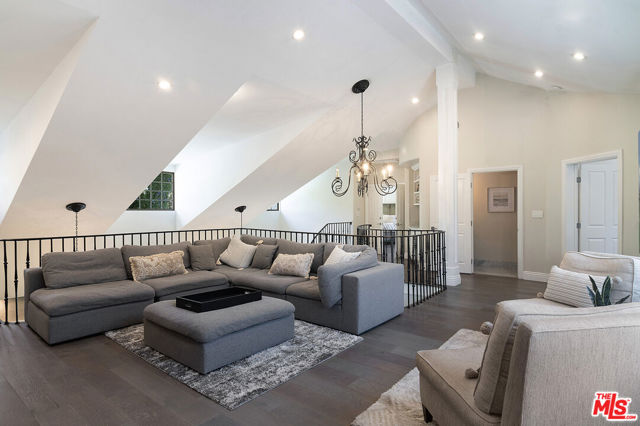 Image 41 of 75 For 4054 Stone Canyon Avenue