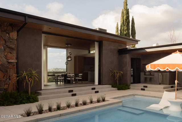 821 Emerson Street, Thousand Oaks CA: https://media.crmls.org/mediaz/36dff4c3-ca51-4ca7-abf2-32169d2e002a.jpg