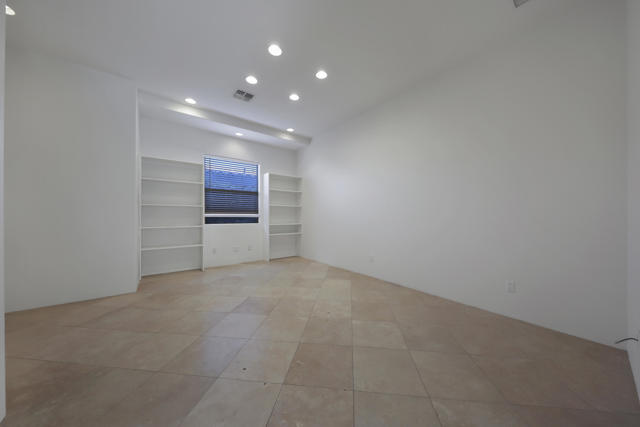 Image 17 of 37 For 51220 Avenida Carranza