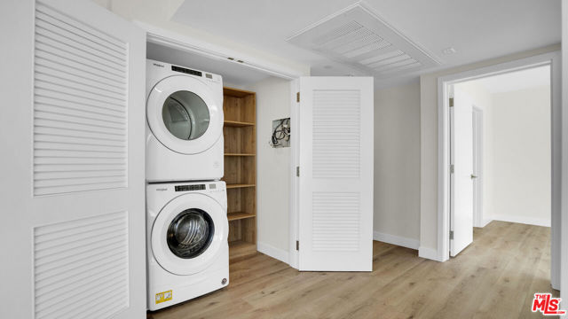 846 S Mariposa Avenue, Los Angeles CA: https://media.crmls.org/mediaz/36e03578-c0c1-40ad-9d42-83abb40706f1.jpg