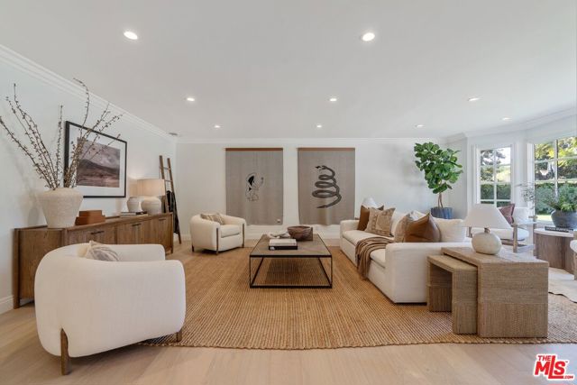 23030 Collins Street photo 6