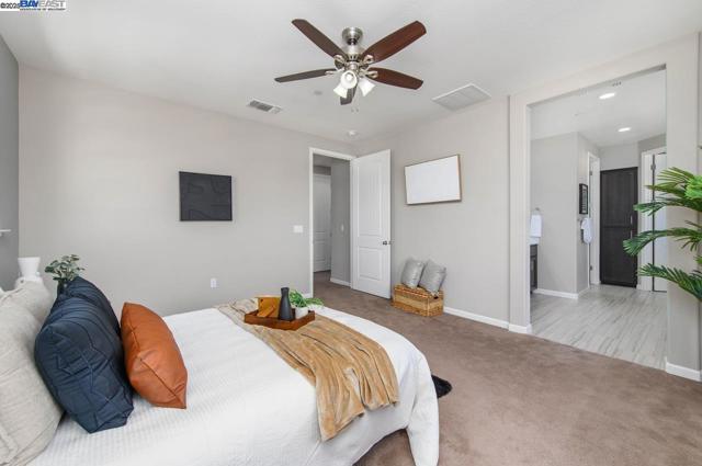 397 Baja Ct, Brentwood CA: https://media.crmls.org/mediaz/36e07dd0-397b-4656-af4f-0f96452201f3.jpg