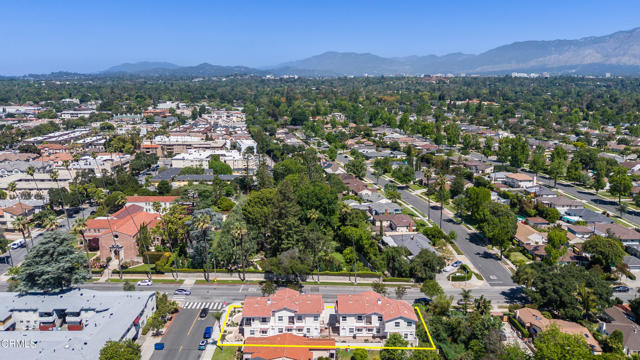 300 E Alhambra Road, Alhambra CA: https://media.crmls.org/mediaz/36e15dfd-2cb0-48b7-96a0-5b5108217624.jpg